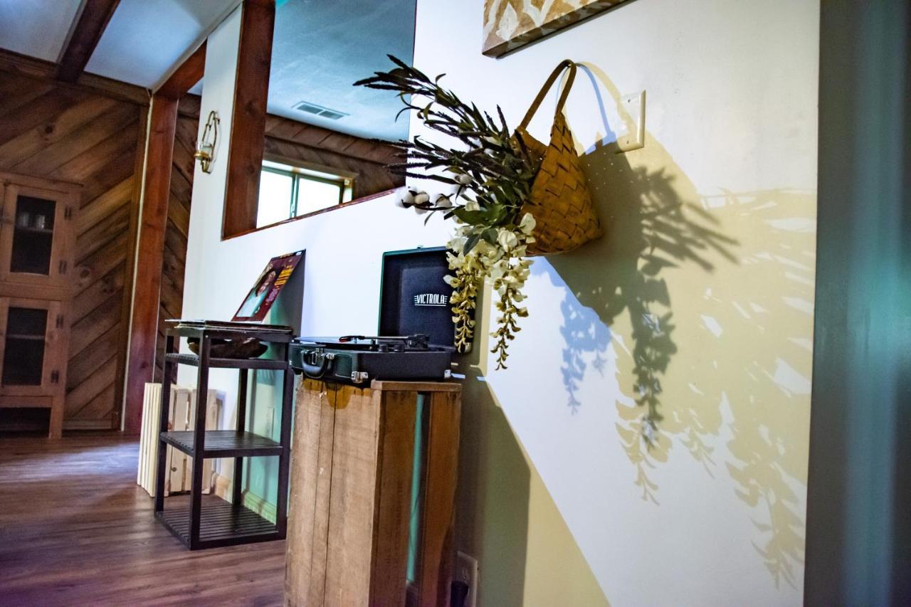 Avenwood Cabins Logan Luaran gambar