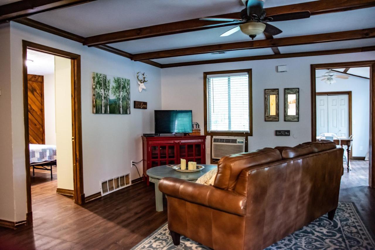 Avenwood Cabins Logan Luaran gambar