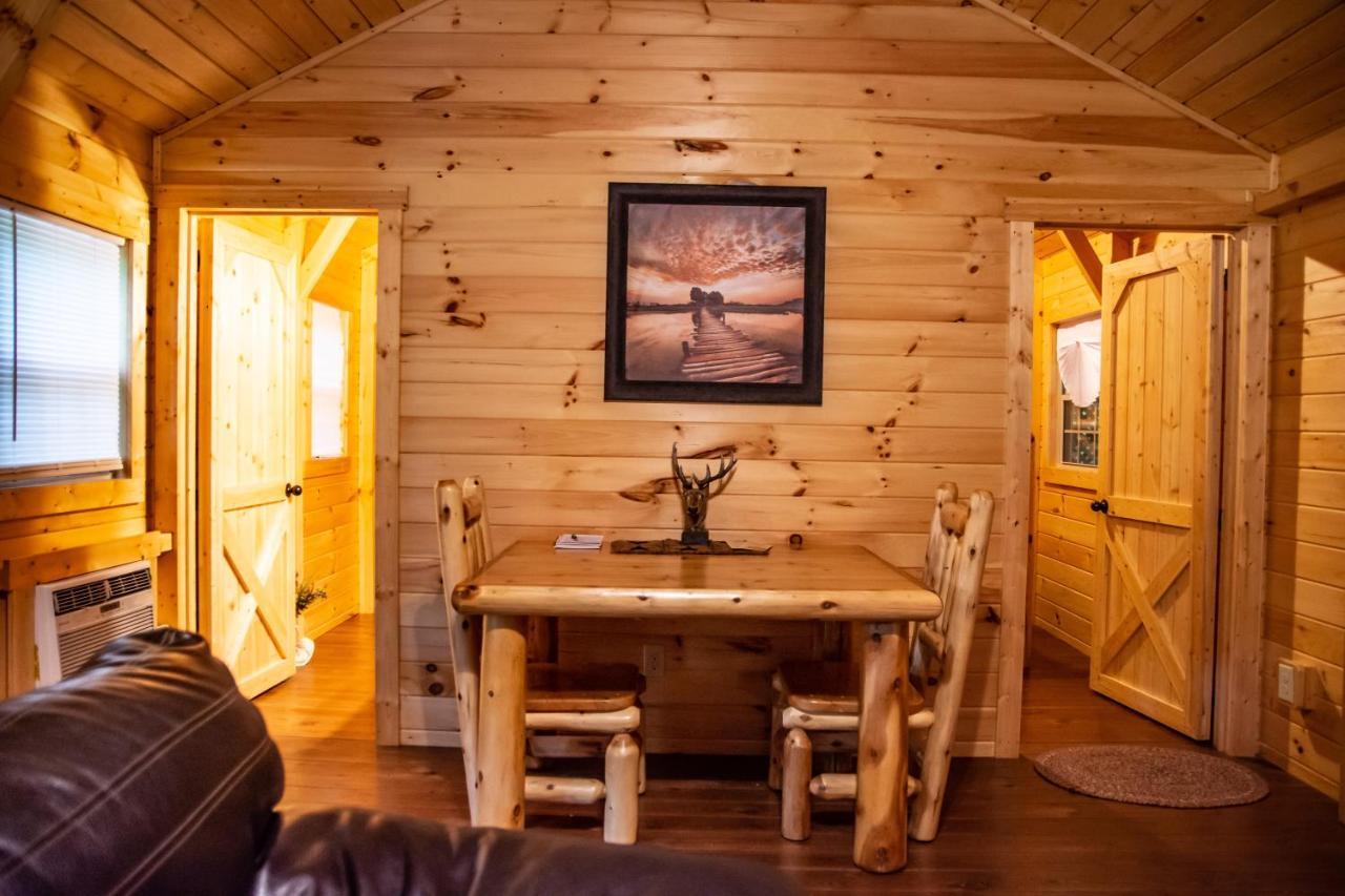 Avenwood Cabins Logan Luaran gambar