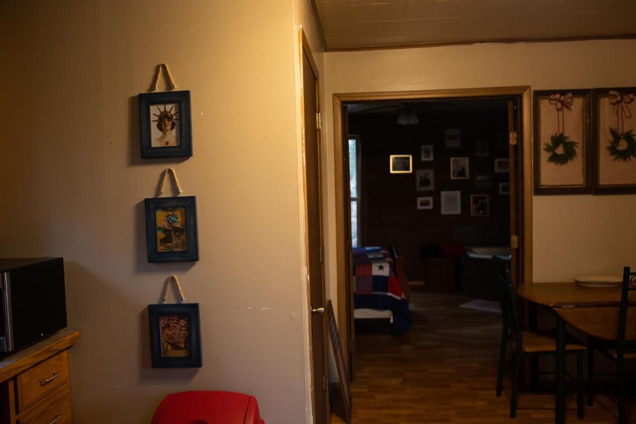 Avenwood Cabins Logan Luaran gambar