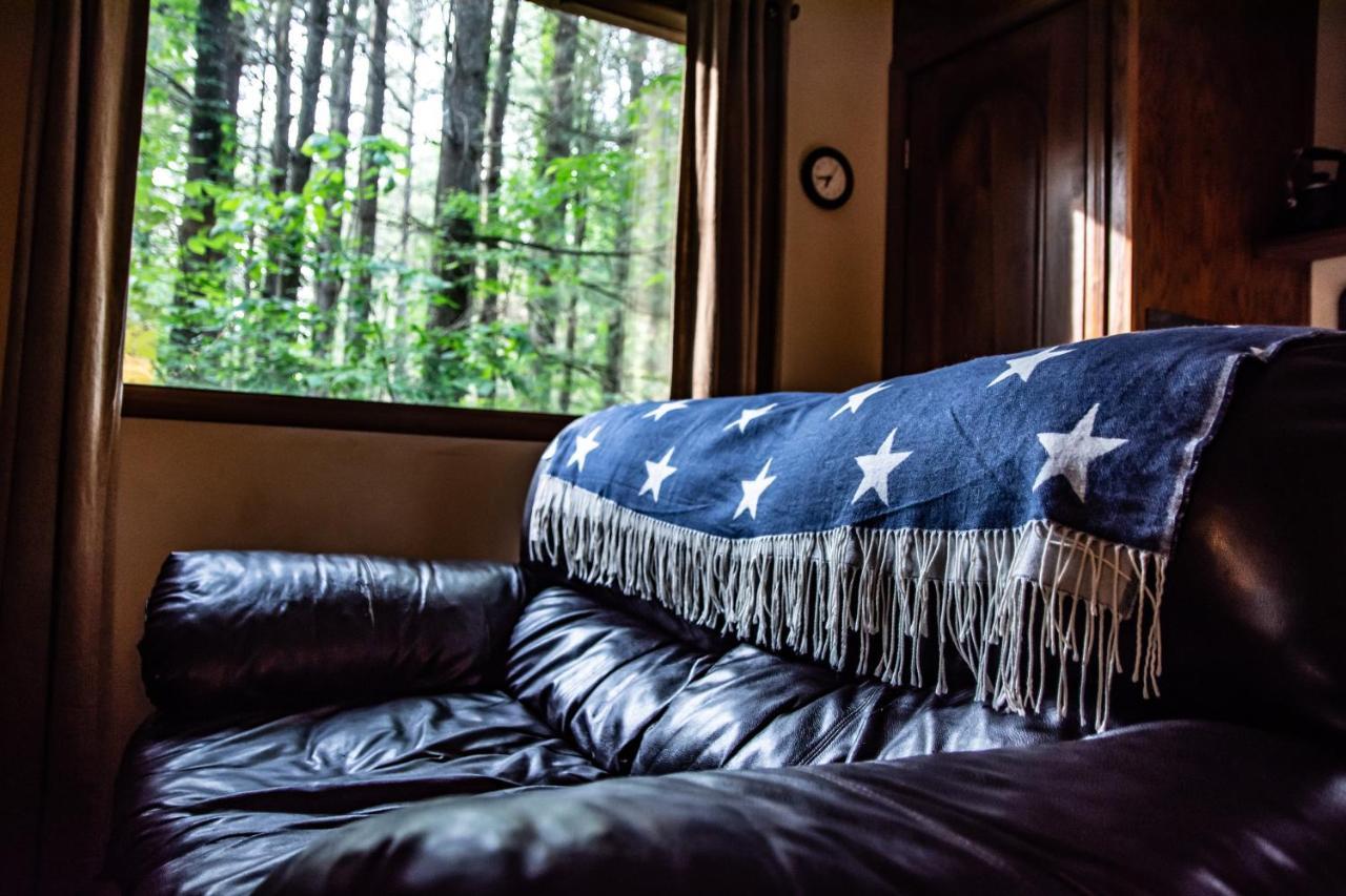 Avenwood Cabins Logan Luaran gambar