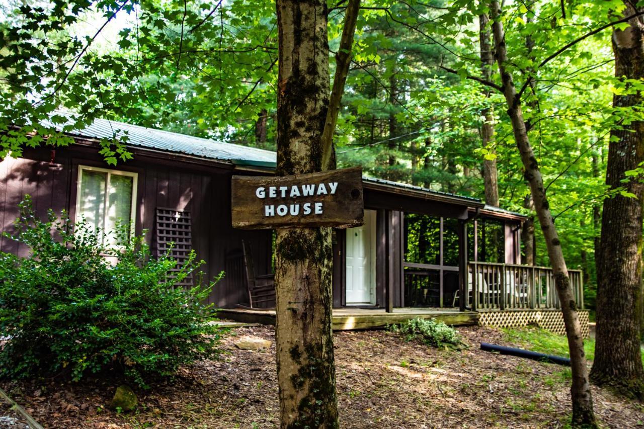 Avenwood Cabins Logan Luaran gambar
