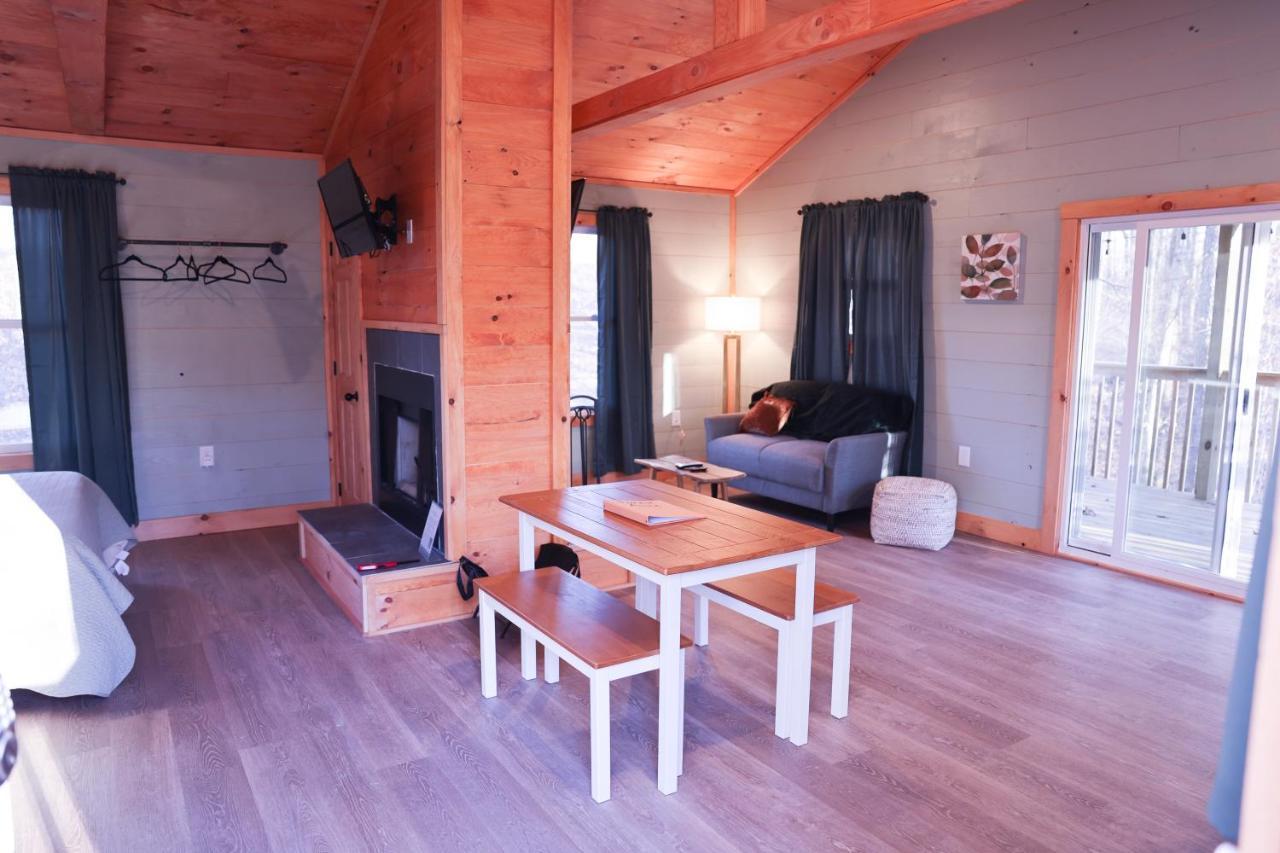 Avenwood Cabins Logan Luaran gambar