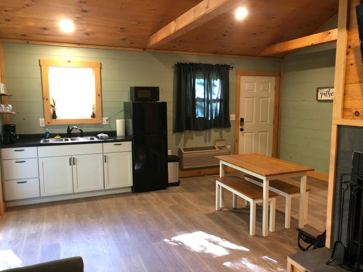 Avenwood Cabins Logan Luaran gambar